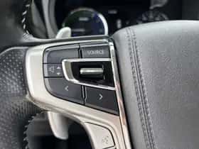 Mitsubishi Outlander (2019) thumbnail 18