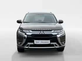 Mitsubishi Outlander (2019) thumbnail 3