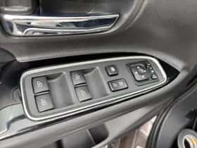 Mitsubishi Outlander (2019) thumbnail 24