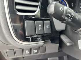 Mitsubishi Outlander (2019) thumbnail 26