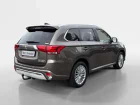 Mitsubishi Outlander (2019) thumbnail 5