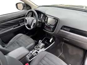 Mitsubishi Outlander (2019) thumbnail 10