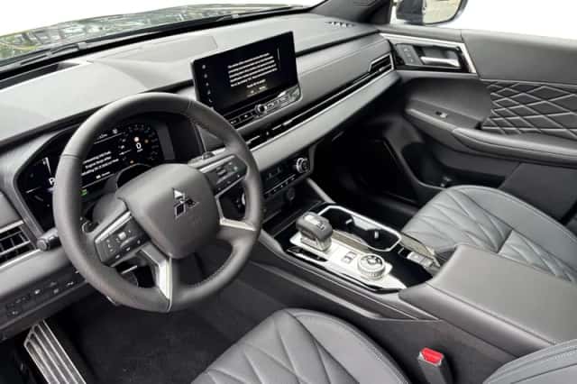 Mitsubishi Outlander (2026) thumbnail 17