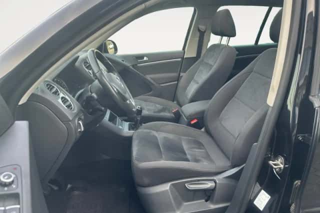 Volkswagen Tiguan (2015) thumbnail 14