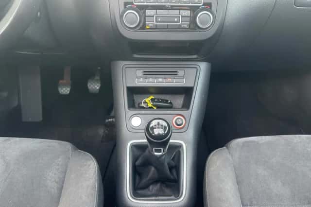 Volkswagen Tiguan (2015) thumbnail 16