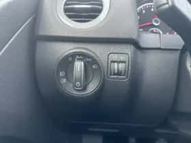 Volkswagen Tiguan (2015) thumbnail 30