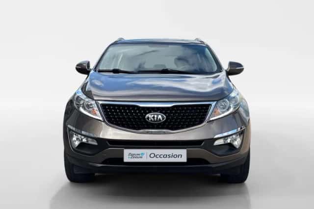 Kia Sportage (2015) thumbnail 2