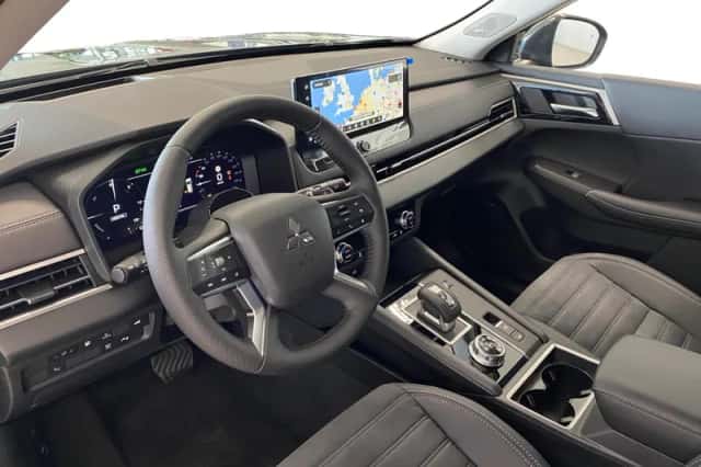 Mitsubishi Outlander (2026) thumbnail 13