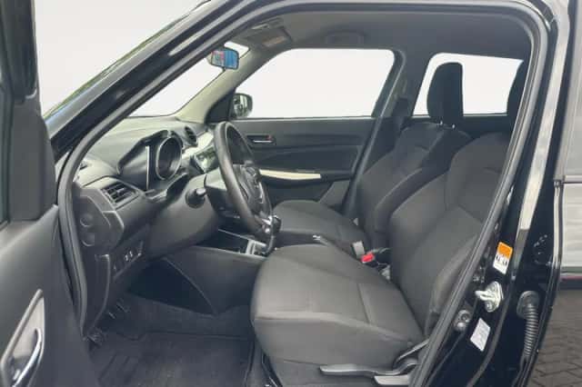 Suzuki Swift (2020) thumbnail 5
