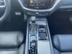 Volvo XC60 (2018) thumbnail 15