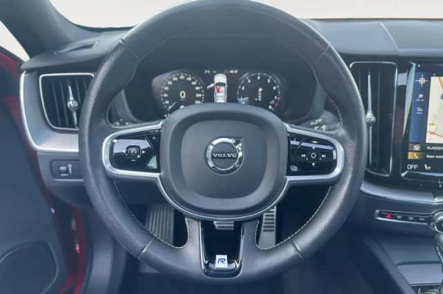 Volvo XC60 (2018) thumbnail 19