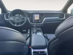 Volvo XC60 (2018) thumbnail 23