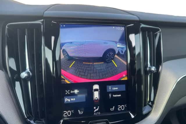 Volvo XC60 (2018) thumbnail 32