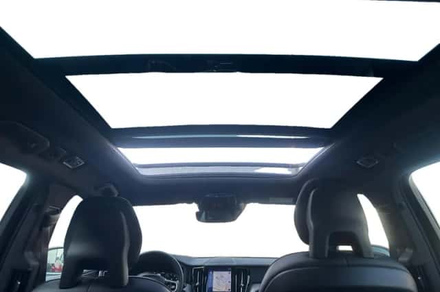Volvo XC60 (2018) thumbnail 8