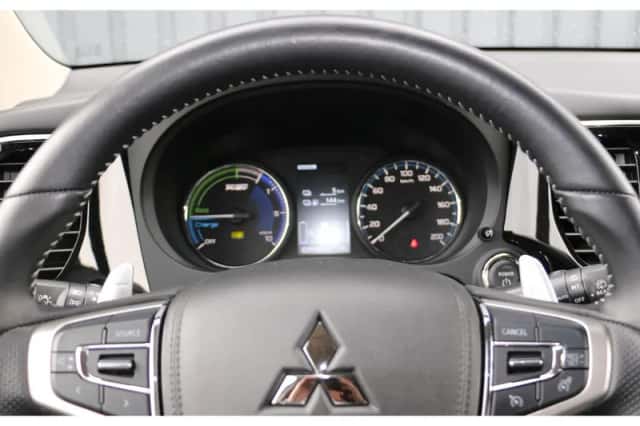 Mitsubishi Outlander (2021) thumbnail 14