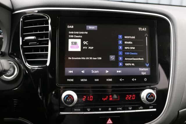 Mitsubishi Outlander (2021) thumbnail 15