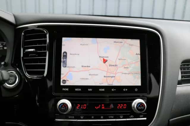 Mitsubishi Outlander (2021) thumbnail 20