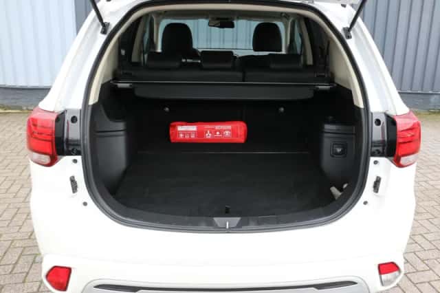 Mitsubishi Outlander (2021) thumbnail 25