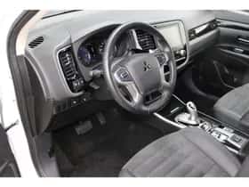 Mitsubishi Outlander (2021) thumbnail 9