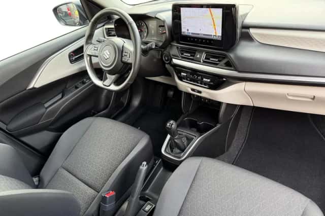 Suzuki Swift (2025) thumbnail 3