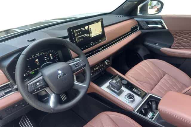 Mitsubishi Outlander (2025) thumbnail 18