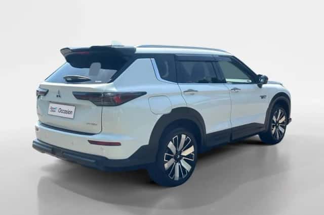 Mitsubishi Outlander (2025) thumbnail 5