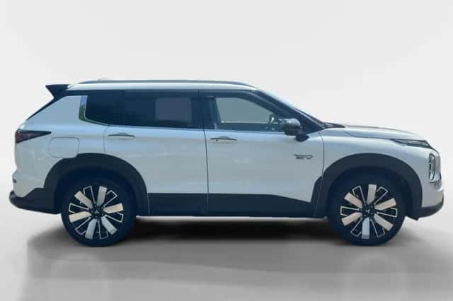 Mitsubishi Outlander (2025) thumbnail 6