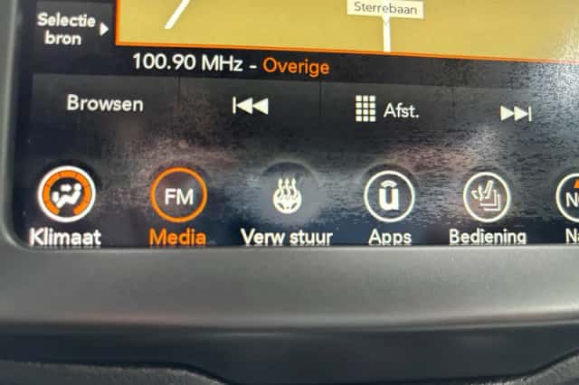 Jeep Renegade (2019) thumbnail 25