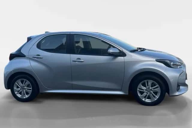Toyota Yaris (2025) thumbnail 4