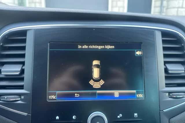 Renault Mégane (2018) thumbnail 27