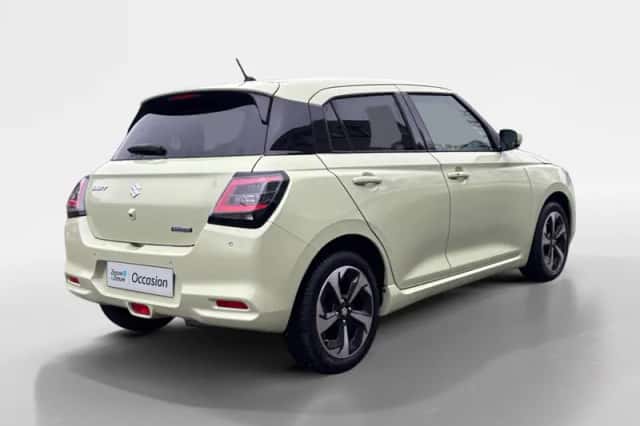 Suzuki Swift (2025) thumbnail 2