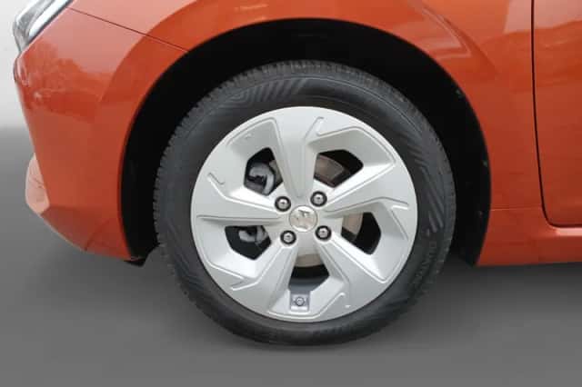 Suzuki Swift (2025) thumbnail 16