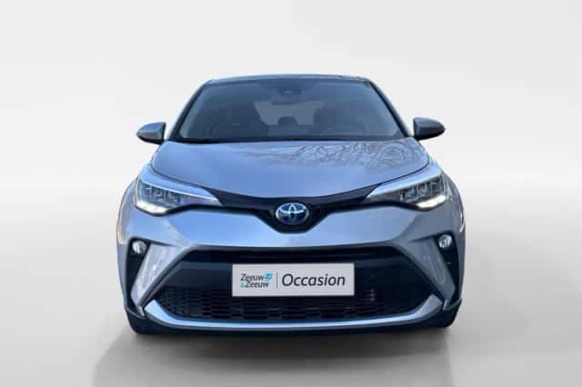 Toyota C-HR (2023) thumbnail 2