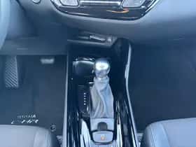 Toyota C-HR (2023) thumbnail 13