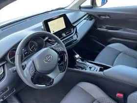 Toyota C-HR (2023) thumbnail 14