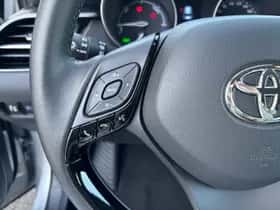 Toyota C-HR (2023) thumbnail 16