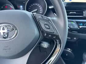 Toyota C-HR (2023) thumbnail 17