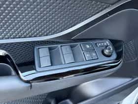 Toyota C-HR (2023) thumbnail 21