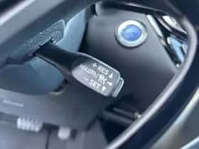 Toyota C-HR (2023) thumbnail 23