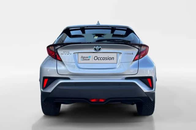 Toyota C-HR (2023) thumbnail 5