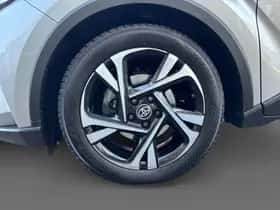 Toyota C-HR (2023) thumbnail 8