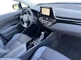 Toyota C-HR (2023) thumbnail 10