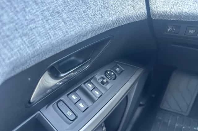 Peugeot 3008 (2024) thumbnail 25