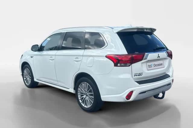 Mitsubishi Outlander (2021) thumbnail 12