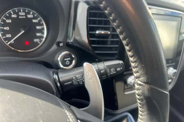 Mitsubishi Outlander (2021) thumbnail 25