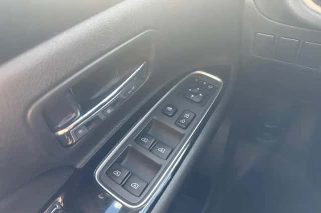 Mitsubishi Outlander (2021) thumbnail 26