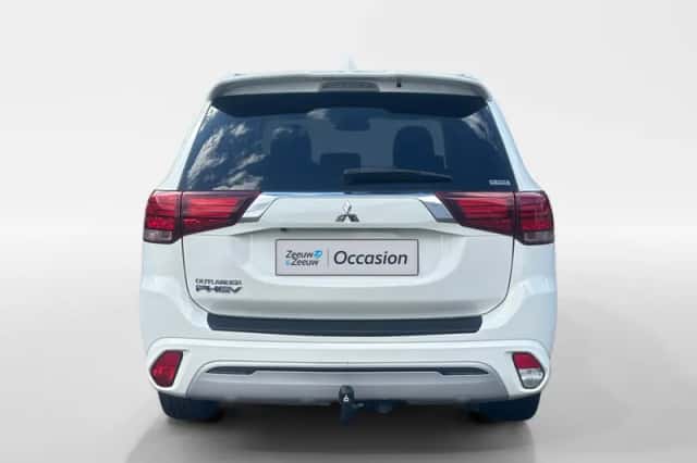 Mitsubishi Outlander (2021) thumbnail 9