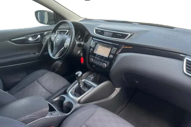 Nissan Qashqai (2015) thumbnail 11