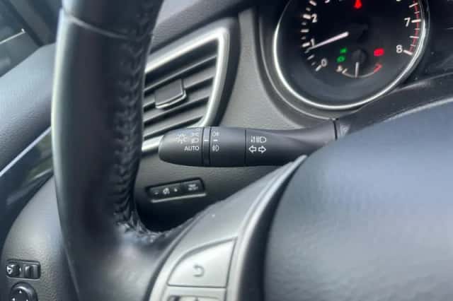 Nissan Qashqai (2015) thumbnail 25