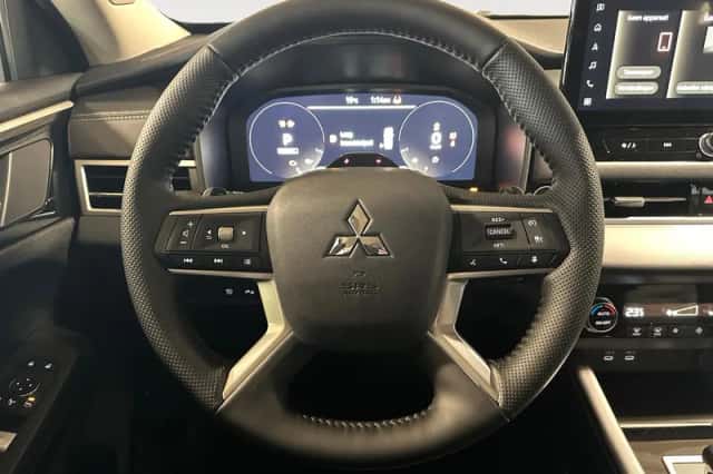 Mitsubishi Outlander (2026) thumbnail 12
